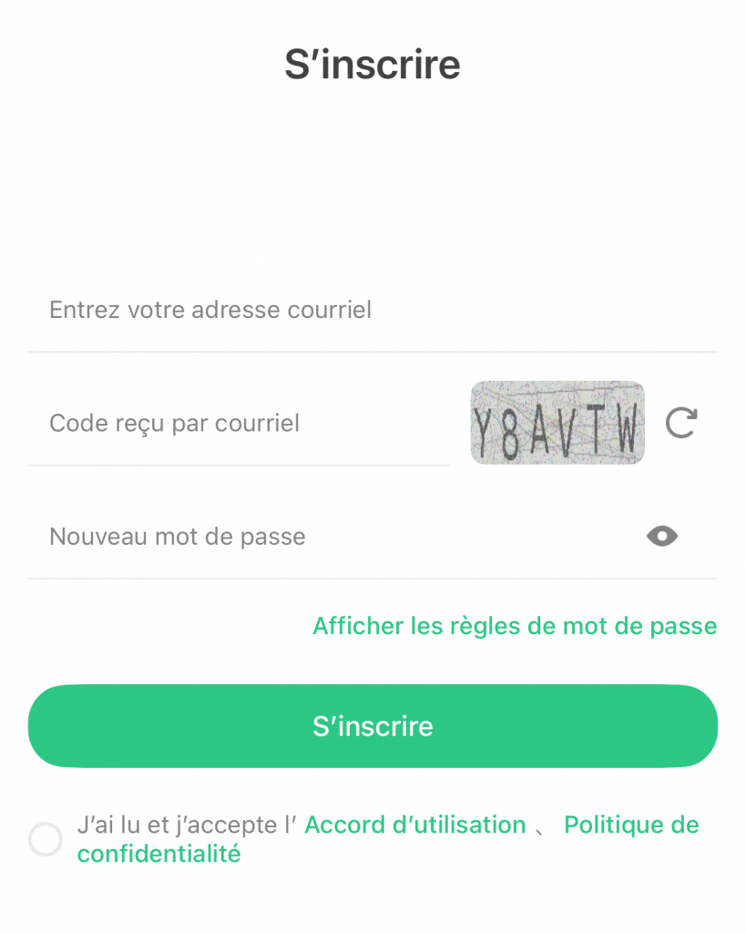 Formulaire d'inscription à l'application montre connectée pour enfant avec saisie de l'adresse e-mail, code de vérification et nouveau mot de passe